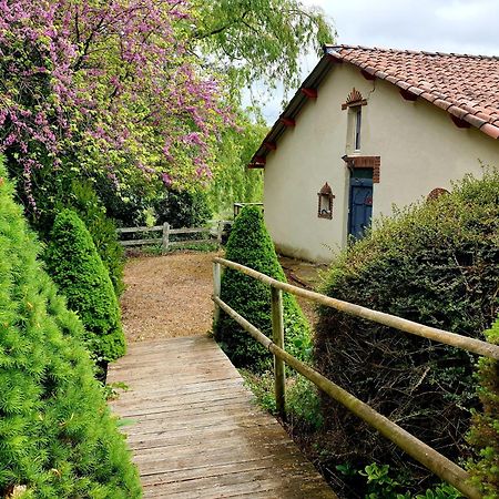 サン・ジロン La Ferme De Jeanne Bed & Breakfast エクステリア 写真