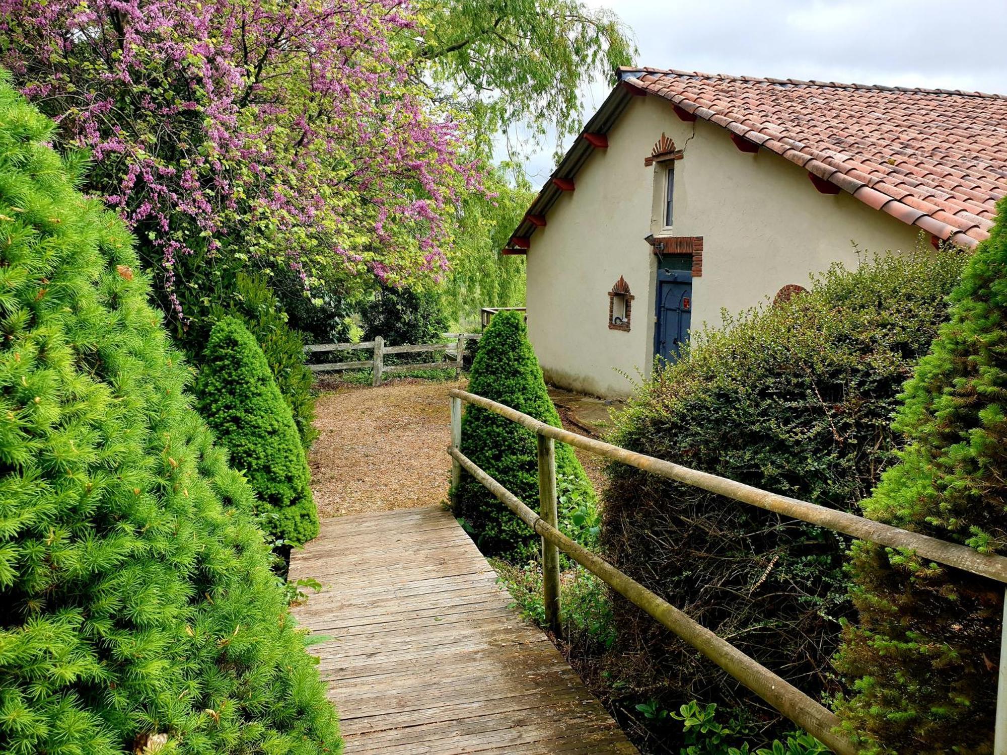 サン・ジロン La Ferme De Jeanne Bed & Breakfast エクステリア 写真